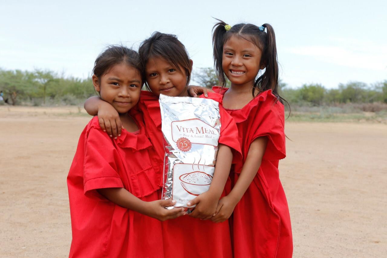 4-three-girls-holding-vitameal